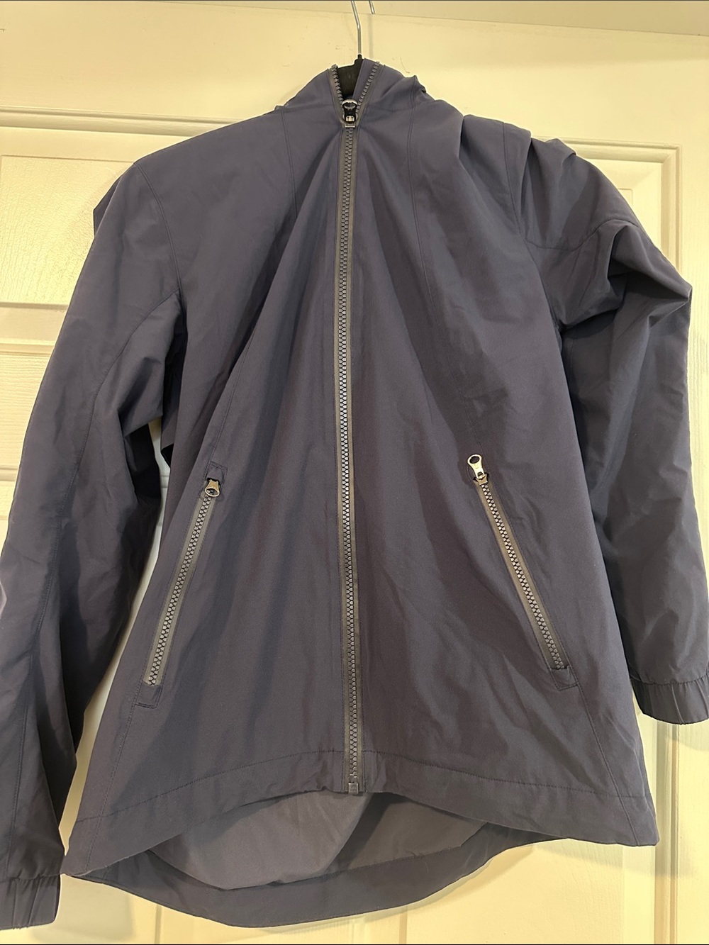 Lululemon Women's Lightweight windbreaker Hooded Zip Jacket - navy Blue